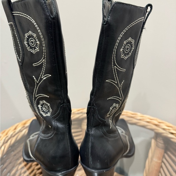 SARTO By Franco Sarto Black Western Heeled Boots - Picture 4 of 7